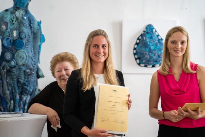 Viktoria Müllner erhält Dr. Schaumayer Preis